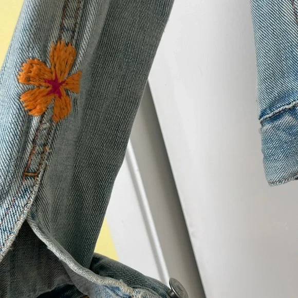 Vintage Gap embroidered jacket - Picture 5 of 11